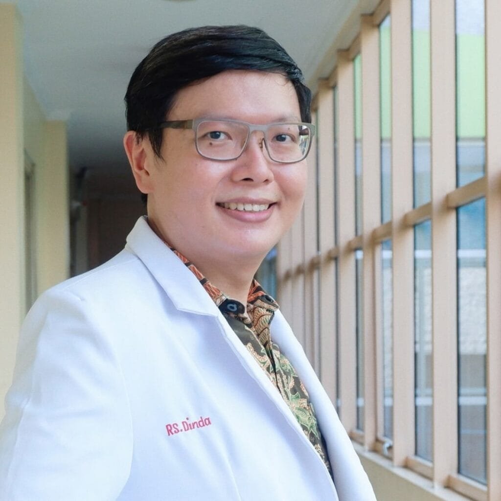 drg. Max Johnson, Sp.BM